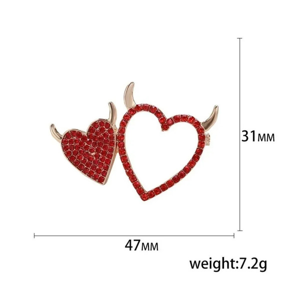 VQ Hearts Brooch - Picture 5 of 7